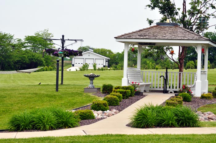 gazebo -the aviary recovery center - st. louis individualized addiction treatment - outpatient treatment near St. Louis Missouri - drug and alcohol rehab - iop